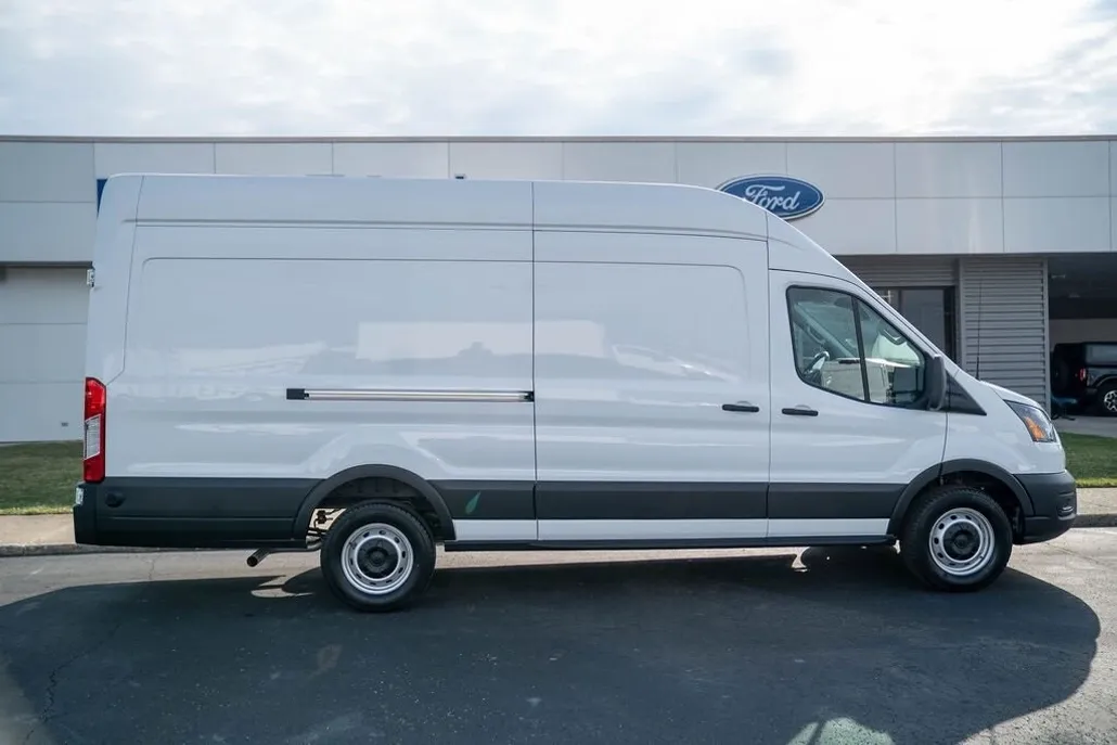 2025 Ford Transit photo 1