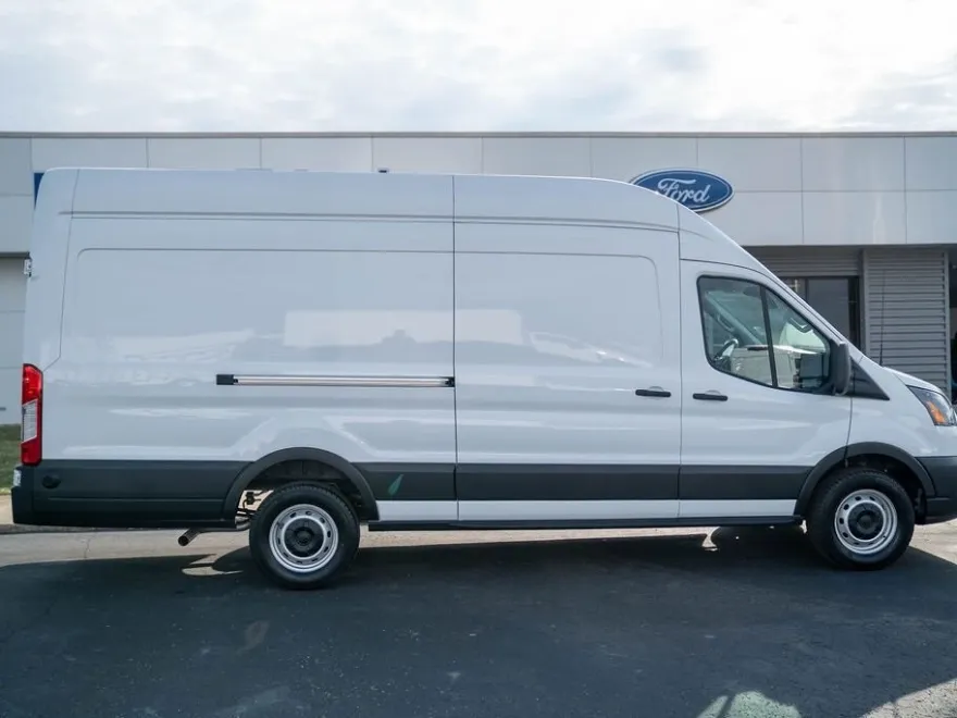 2025 Ford Transit photo 1