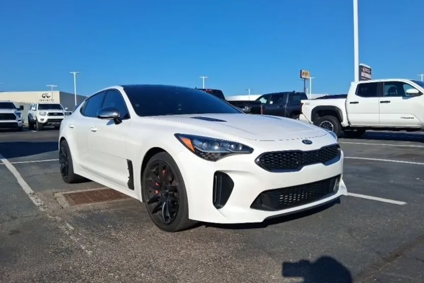 2019 Kia Stinger GT2 photo 1