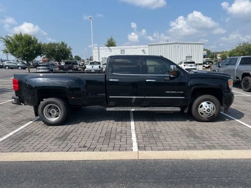 2019 Gmc Sierra 3500 HD Denali photo 1