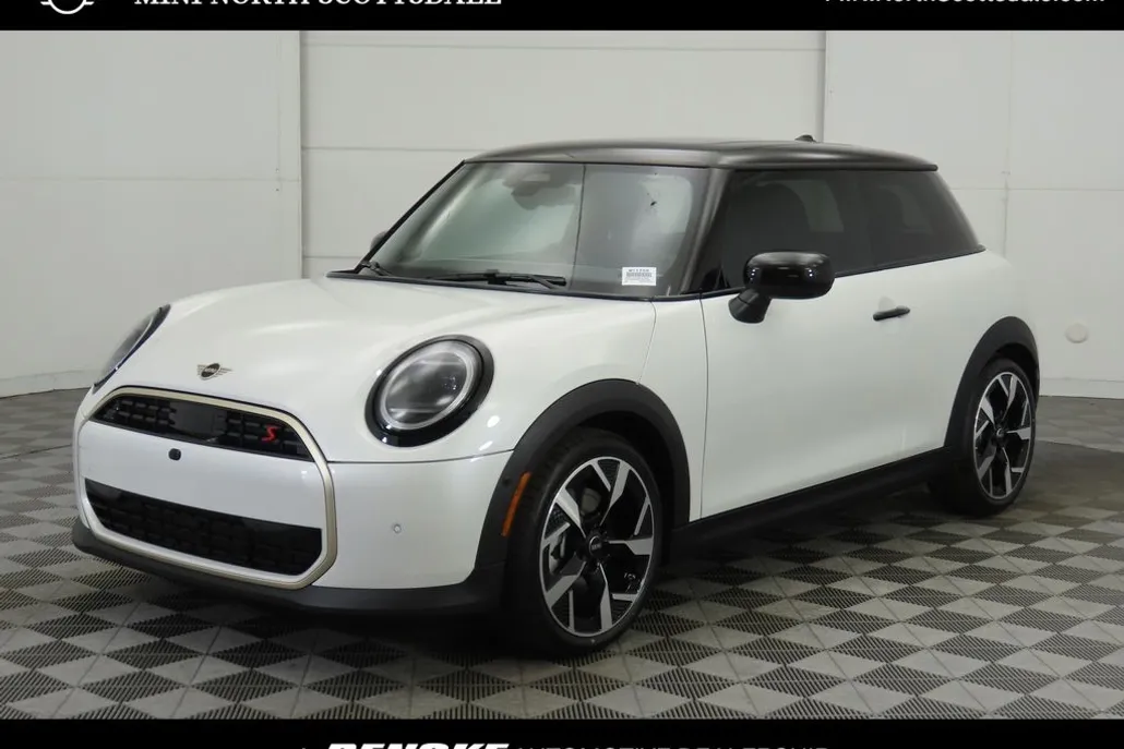 2025 Mini Cooper 2 Door Hardtop Iconic photo 1