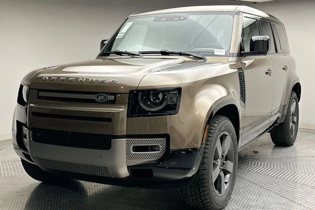 2025 Land Rover Defender 110 X-Dynamic SE photo 1