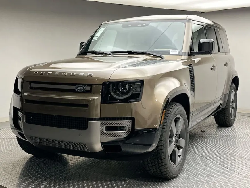 2025 Land Rover Defender 110 X-Dynamic SE photo 1