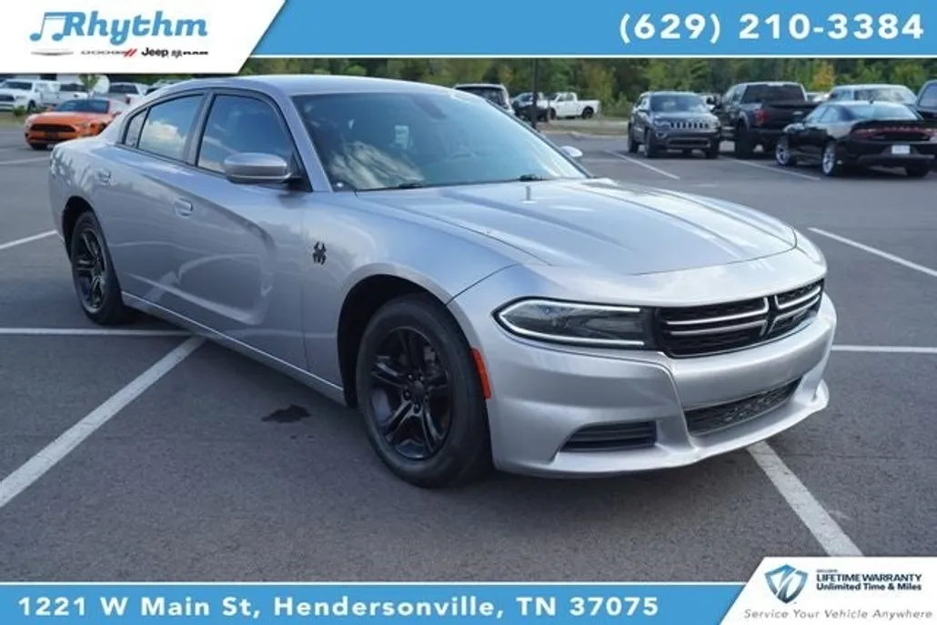 2016 Dodge Charger SE photo 1
