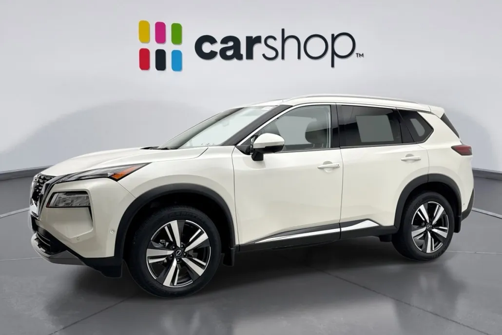 2023 Nissan Rogue SL photo 1