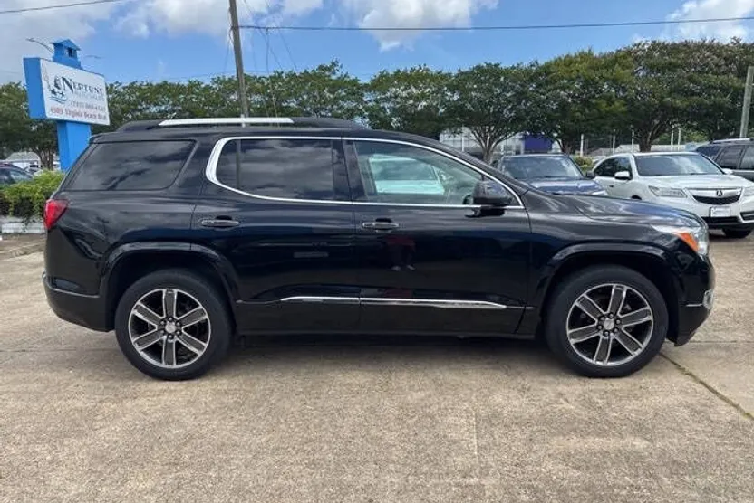 2018 Gmc Acadia Denali photo 1