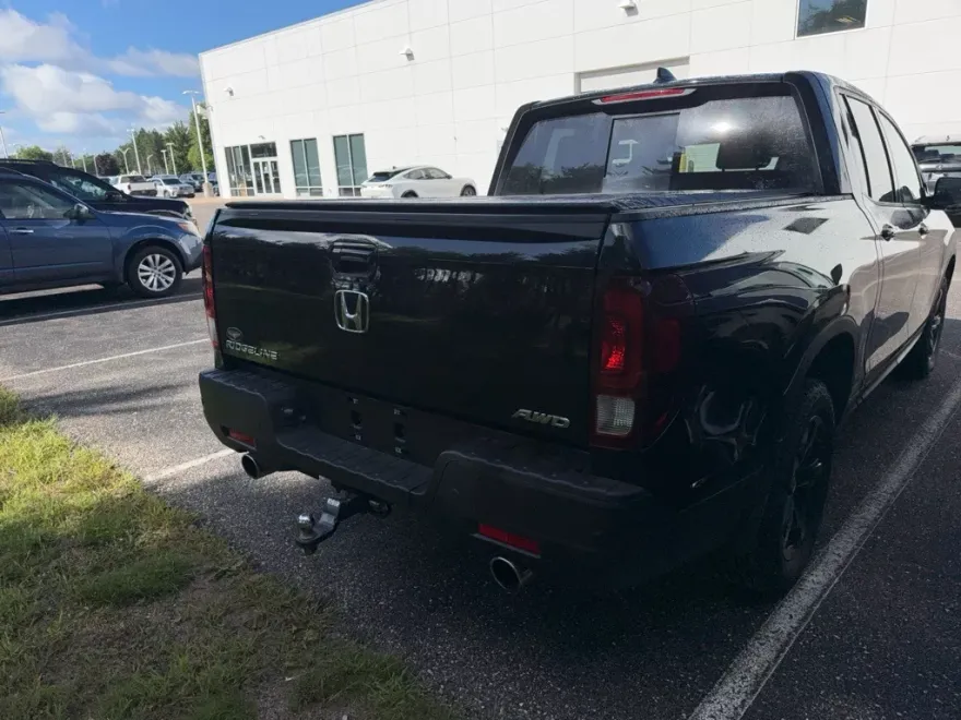 2022 Honda Ridgeline Black Edition photo 1