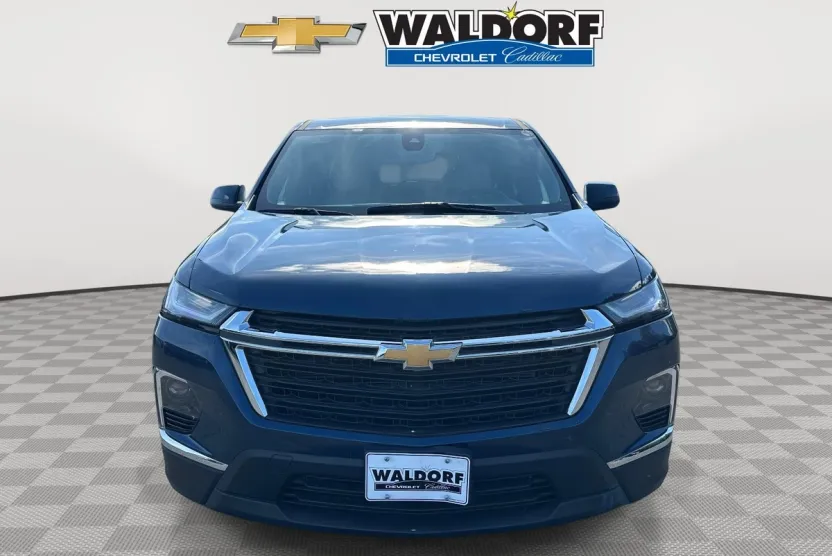 2023 Chevrolet Traverse LS photo 1