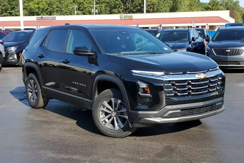 2026 Chevrolet Equinox LT photo 1
