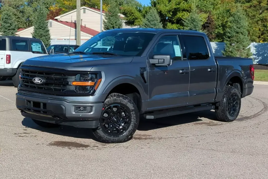 2025 Ford F-150 XLT photo 1