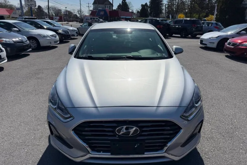 2019 Hyundai Sonata SE photo 1