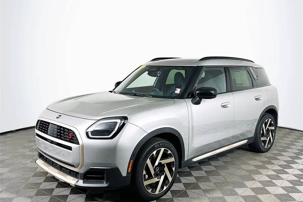2025 Mini Cooper S ALL4 photo 1