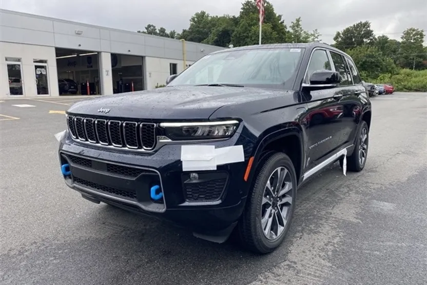 2023 Jeep Cherokee Overland 4xe photo 1
