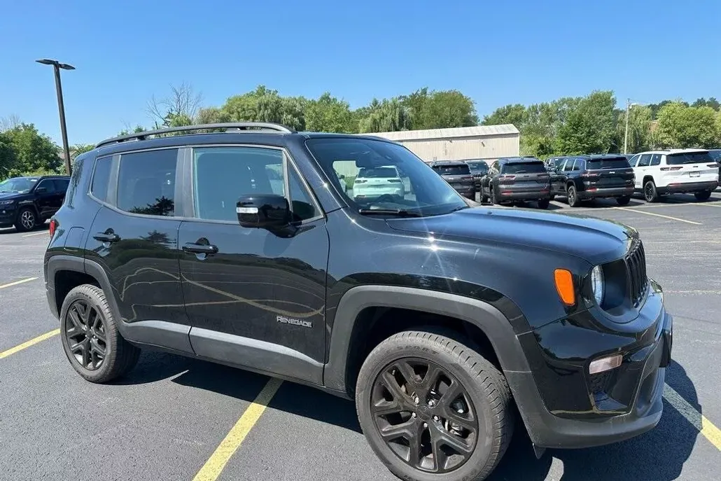 2022 Jeep Renegade Altitude photo 1
