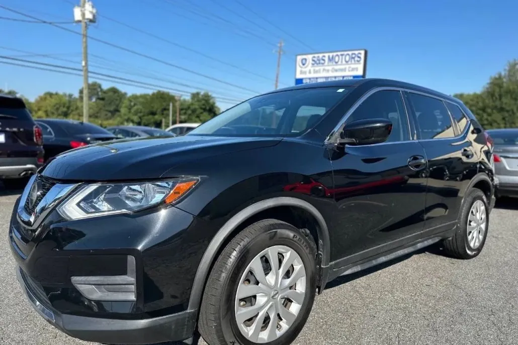 2020 Nissan Rogue photo 1