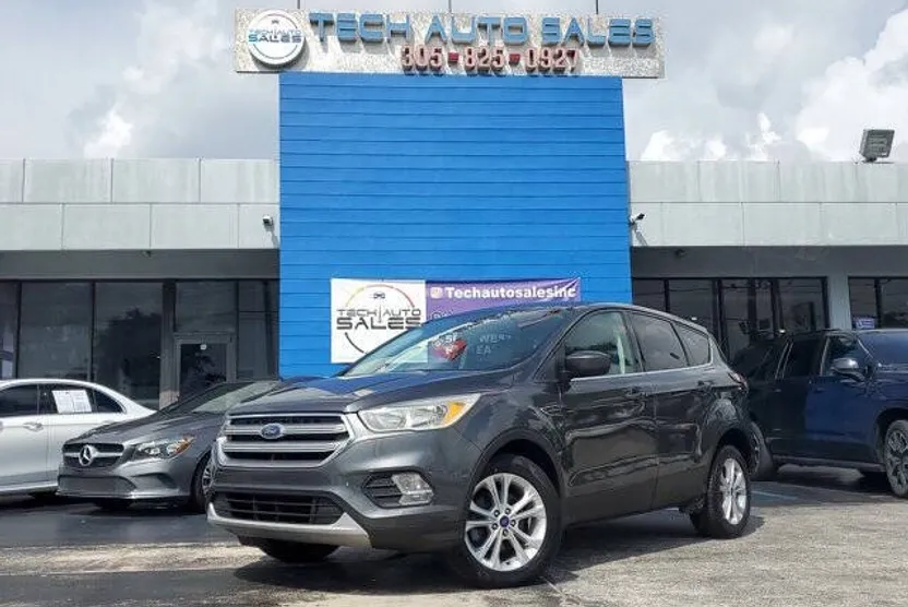 2017 Ford Escape SE photo 1