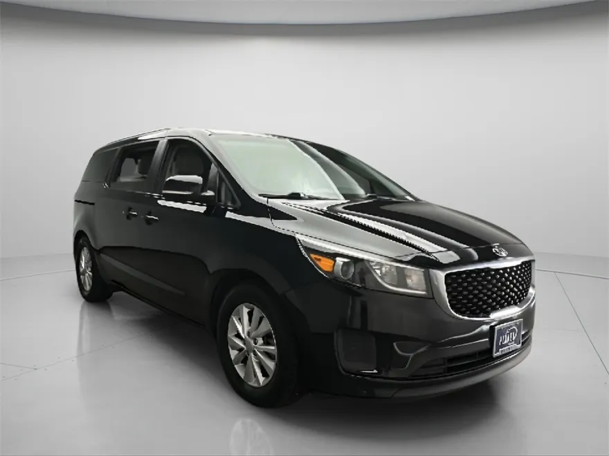 2015 Kia Sedona LX photo 1
