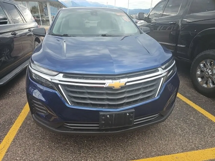 2023 Chevrolet Equinox LS photo 1