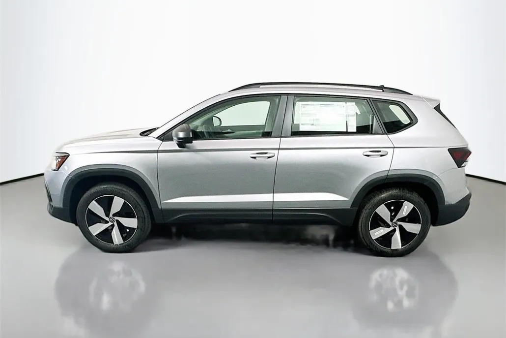 2025 Volkswagen Taos S photo 1