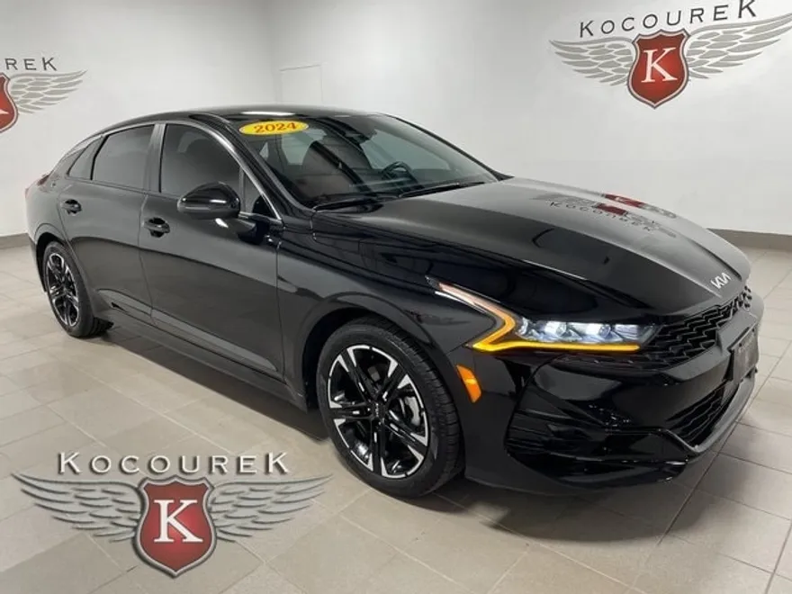 2024 Kia K5 GT-Line photo 1