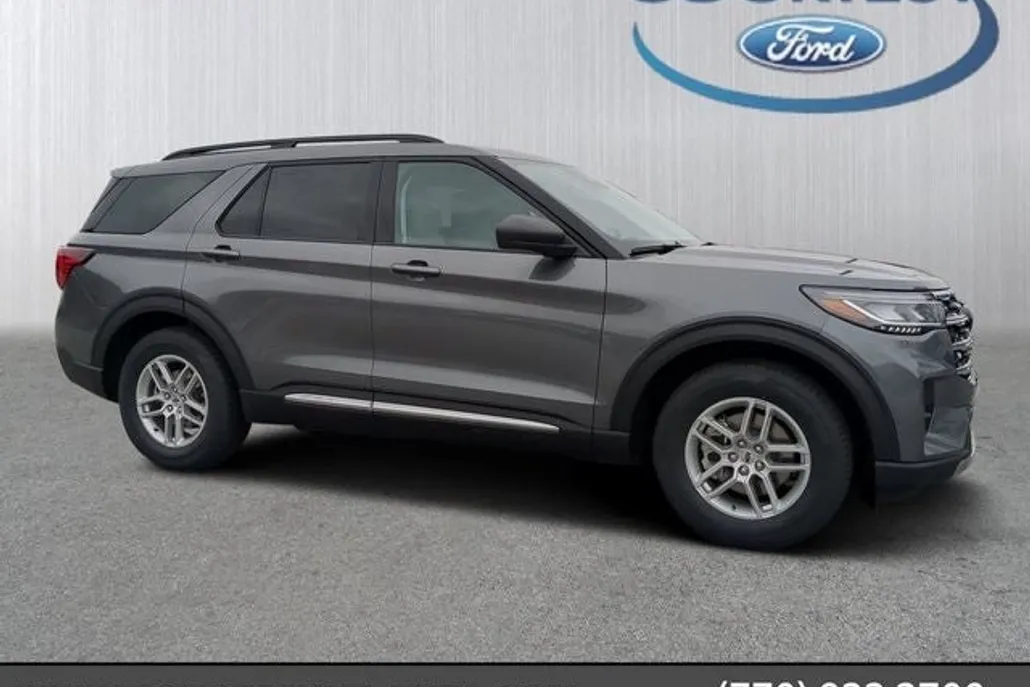 2025 Ford Explorer photo 1