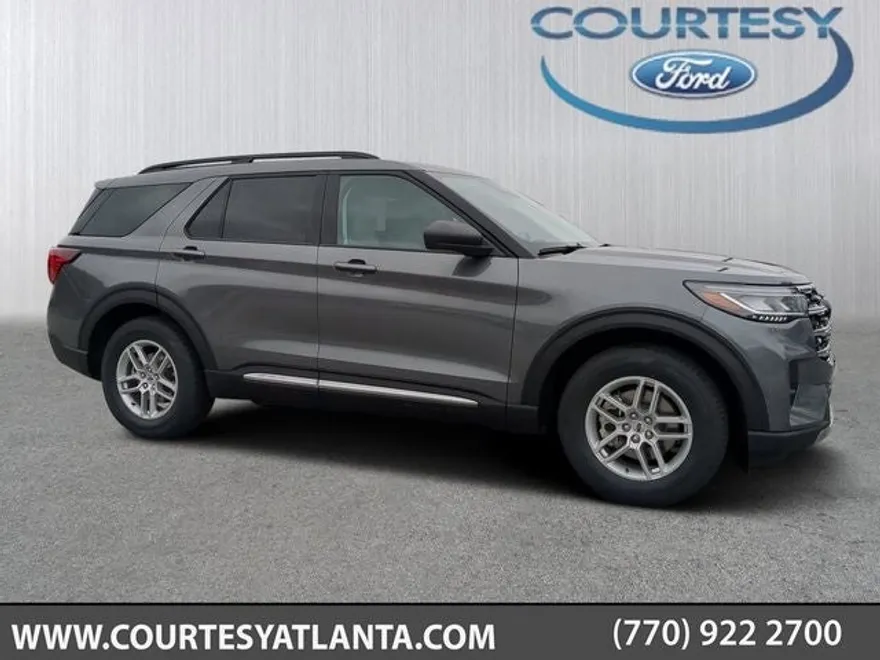2025 Ford Explorer photo 1
