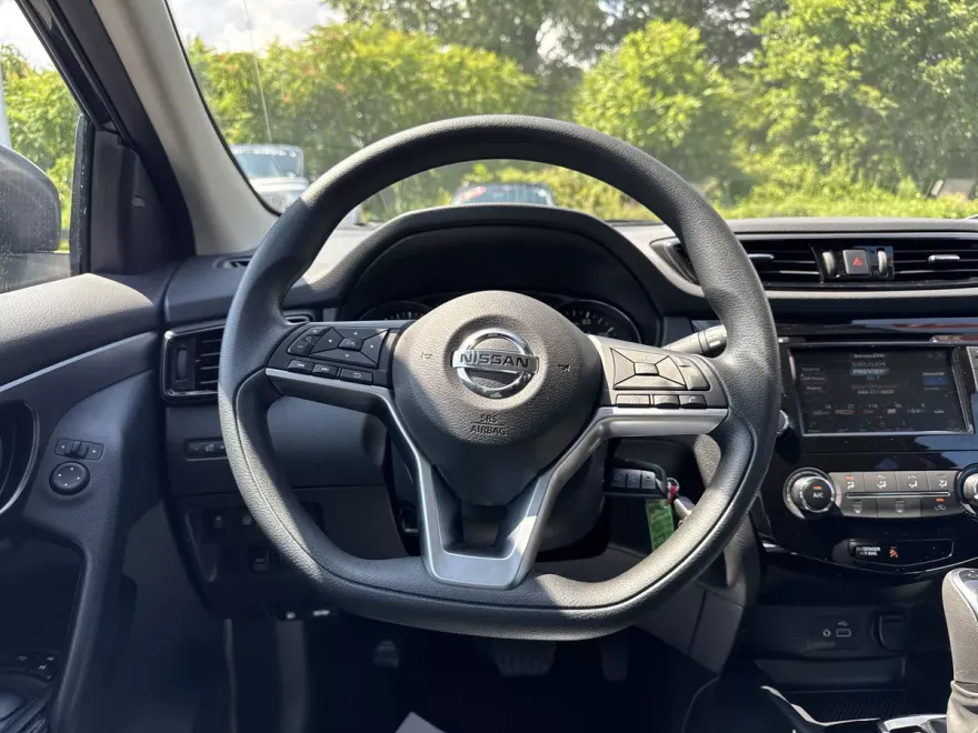 2021 Nissan Rogue Sport S photo 1