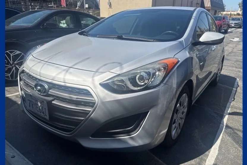 2016 Hyundai Elantra GT Base photo 1