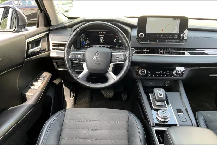 2022 Mitsubishi Outlander Black Edition LE SEL GT photo 1