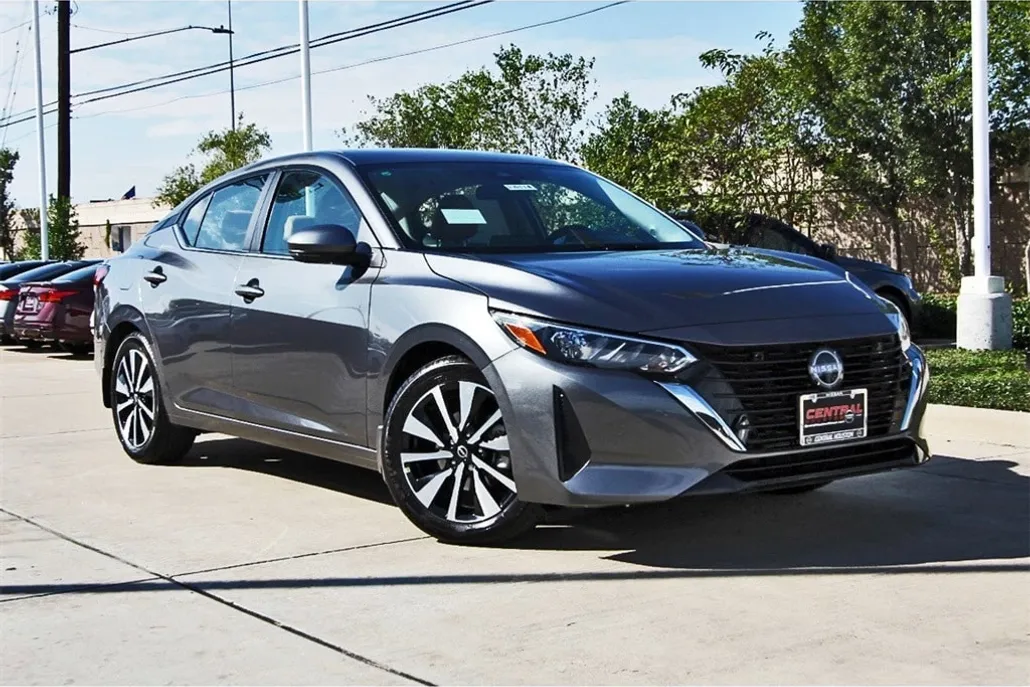 2025 Nissan Sentra SV photo 1