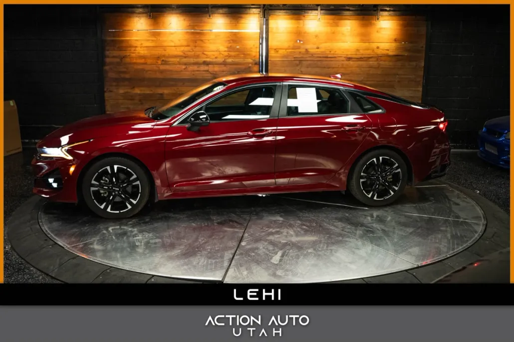 2022 Kia K5 GT-Line photo 1
