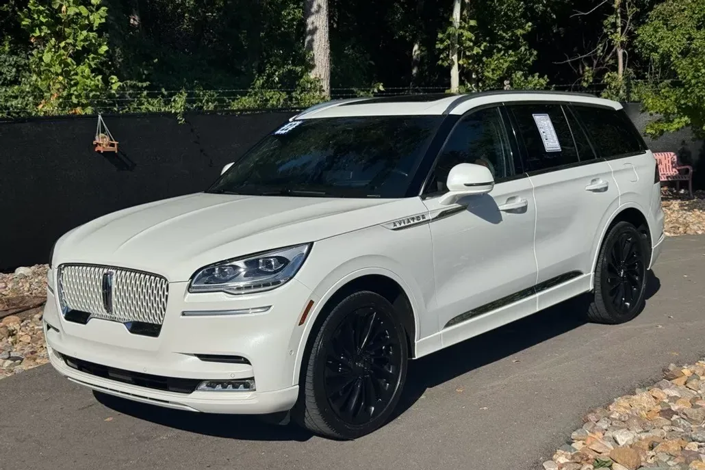 2022 Lincoln Aviator Reserve photo 1