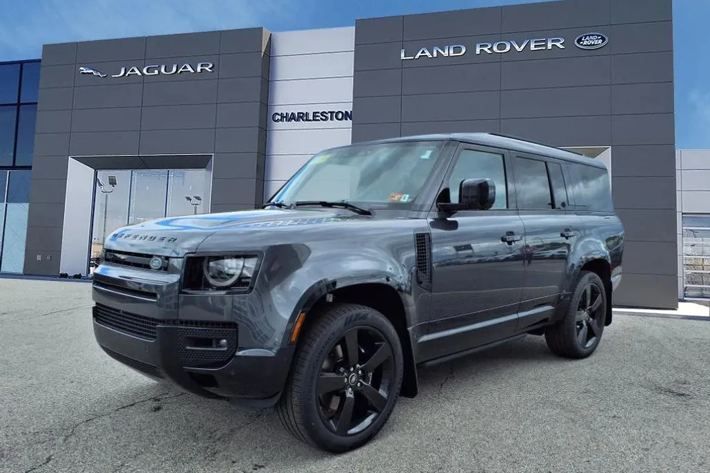 2025 Land Rover Defender 130 V8 photo 1