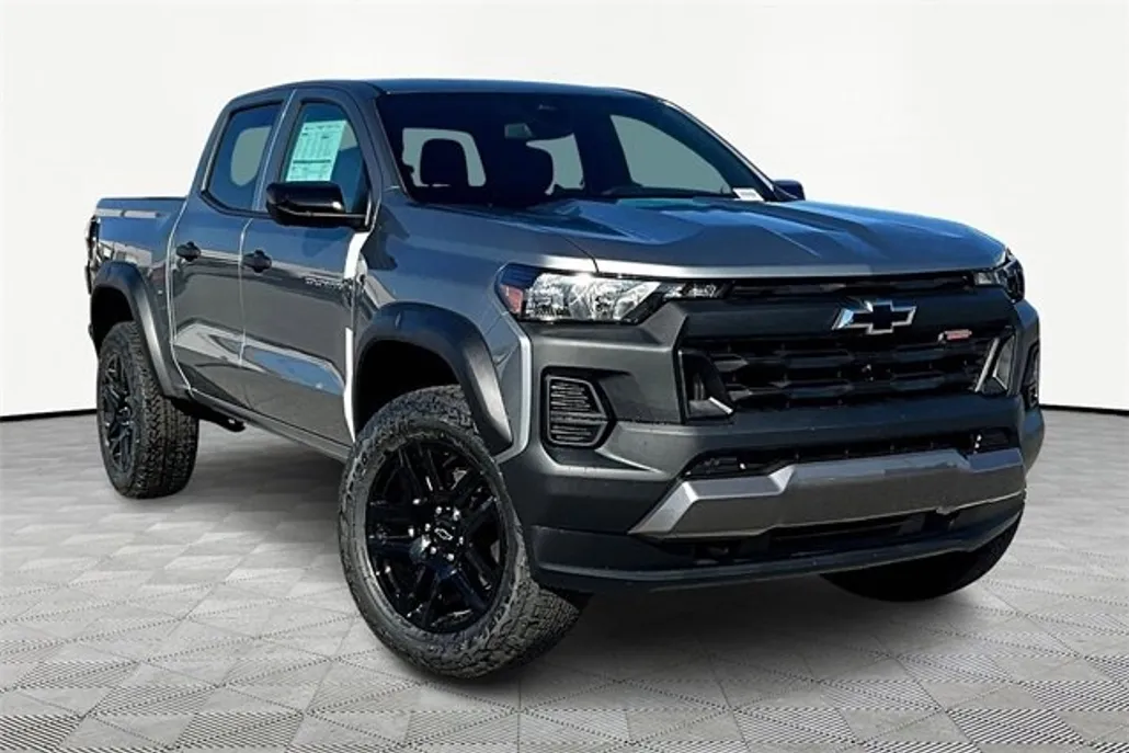 2025 Chevrolet Colorado Trail Boss photo 1
