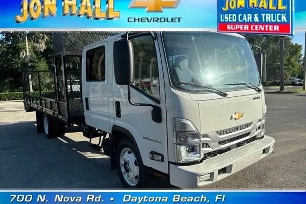 2025 Chevrolet Silverado photo 1