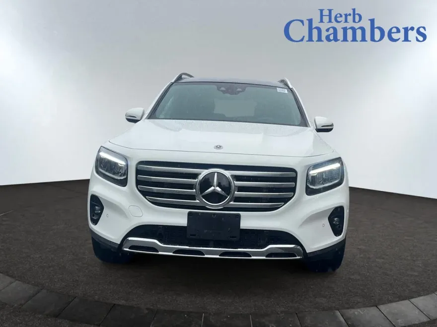 2024 Mercedes Benz GLB 250 4MATIC photo 1