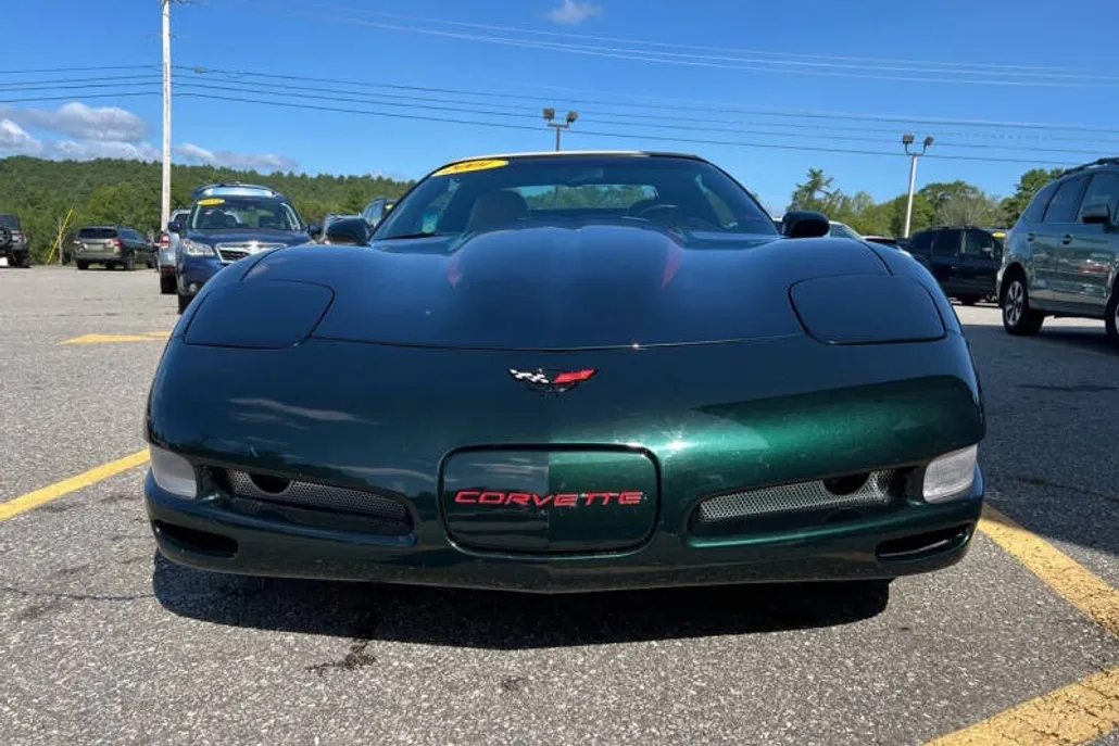 2001 Chevrolet Corvette photo 1