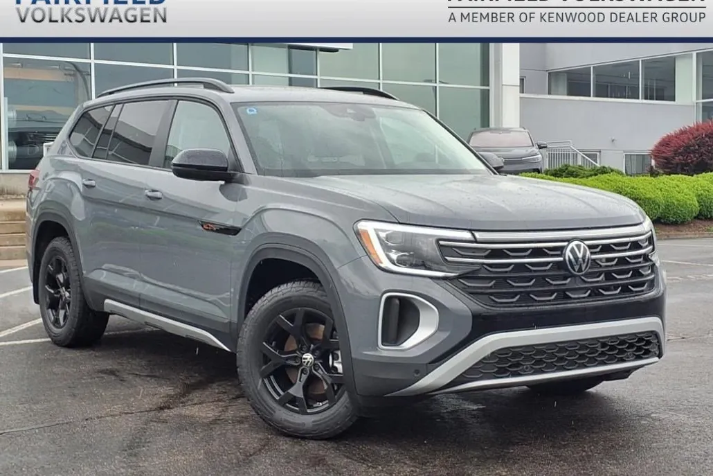 2025 Volkswagen Atlas Peak Edition photo 1