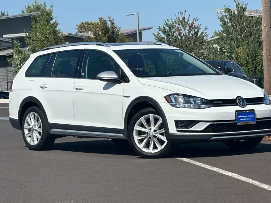 2019 Volkswagen Golf Alltrack TSI SE photo 1
