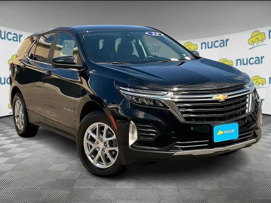 2023 Chevrolet Equinox LT photo 1