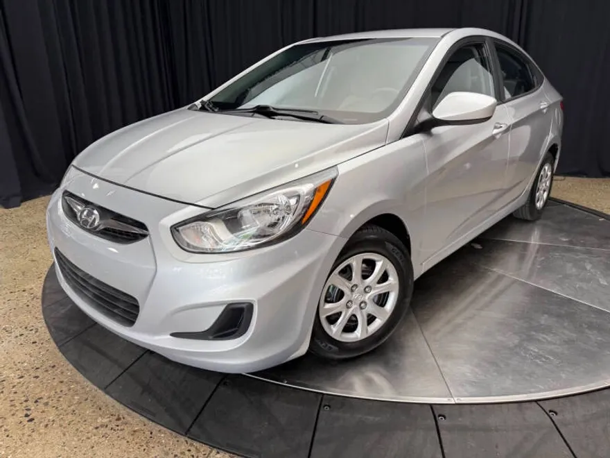 2013 Hyundai Accent GLS photo 1