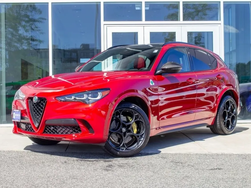 2024 Alfa Romeo Stelvio Quadrifoglio photo 1