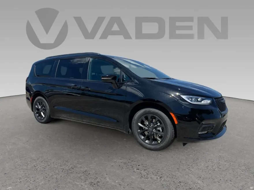 2025 Chrysler Pacifica photo 1