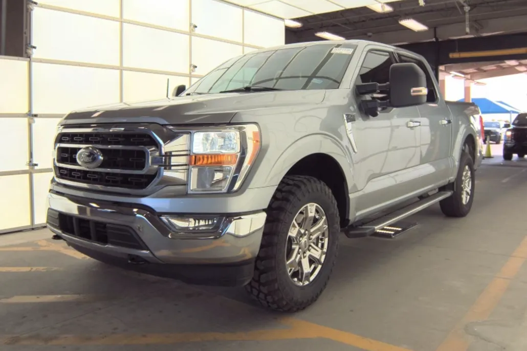 2023 Ford F-150 XLT photo 1