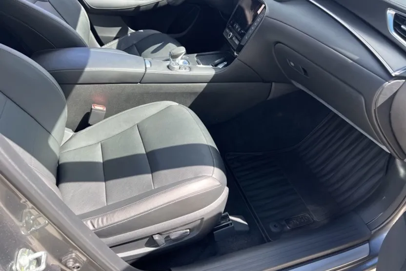 2022 Infiniti QX50 Luxe photo 1