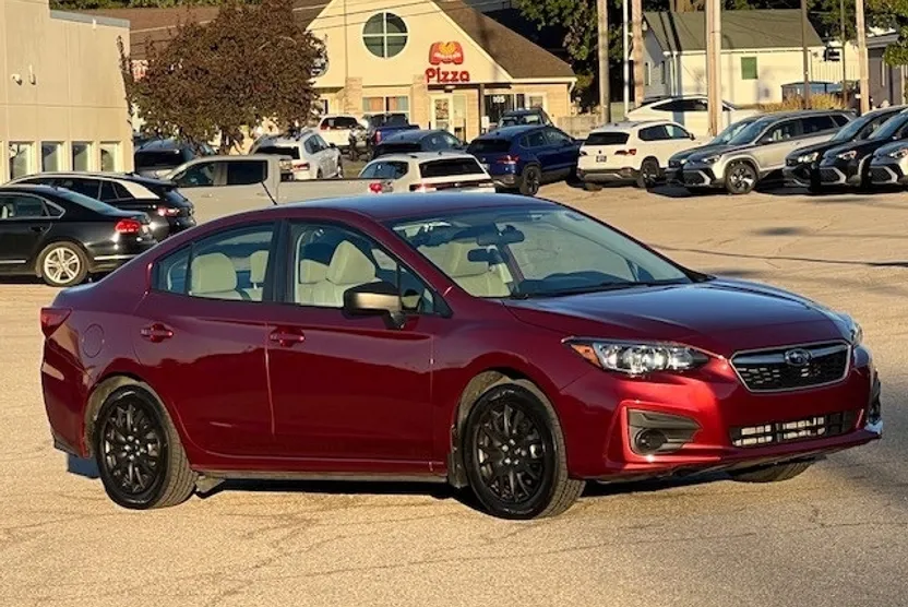 2019 Subaru Impreza 2.0i photo 1