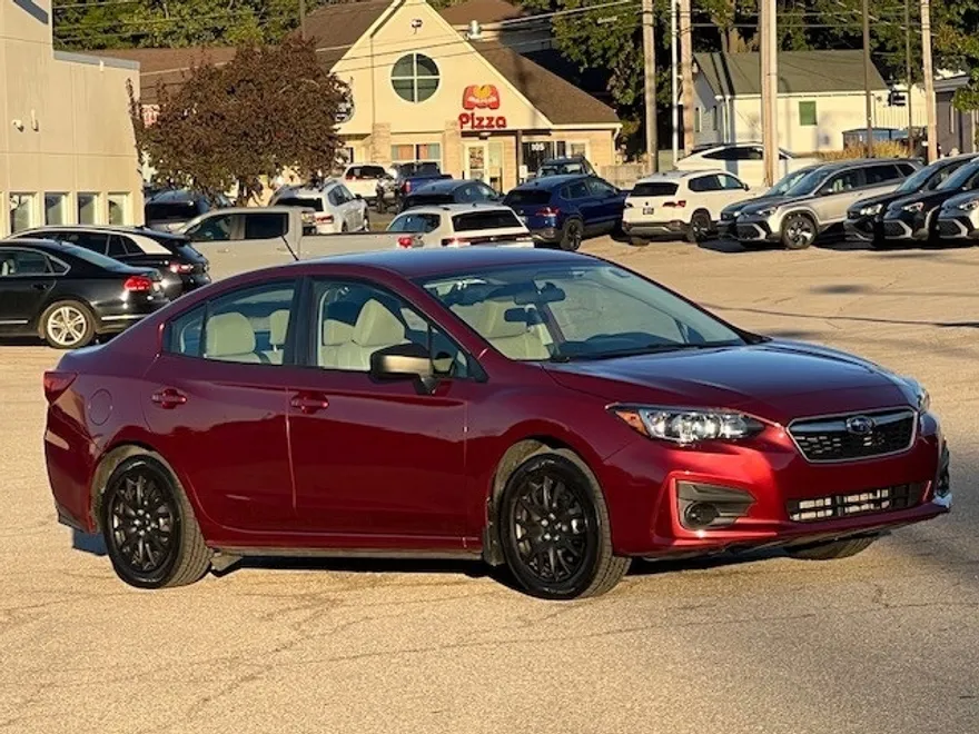 2019 Subaru Impreza 2.0i photo 1