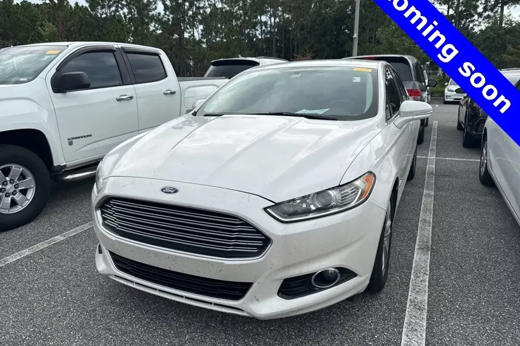 2016 Ford Fusion Hybrid Titanium photo 1
