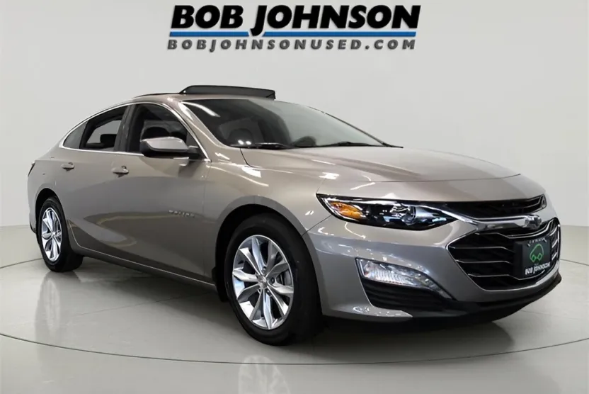 2022 Chevrolet Malibu 1LT photo 1