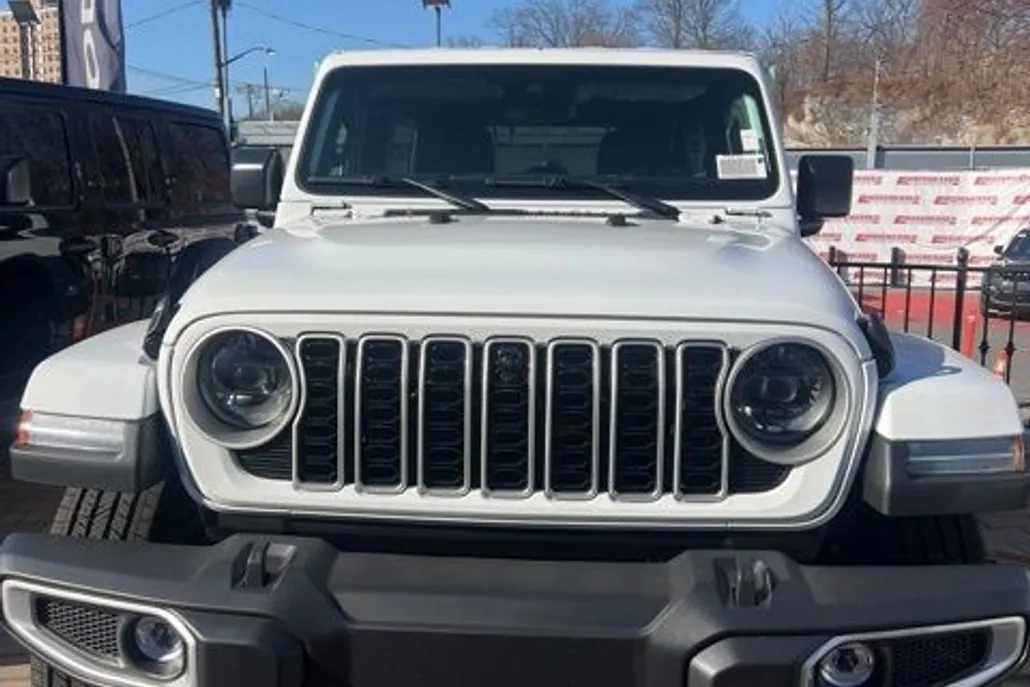 2025 Jeep Wrangler Sahara photo 1